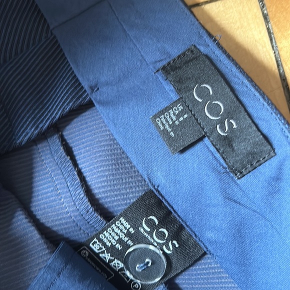 COS Navy Structured Thick Textured Balloon Fit Cropped Pants - Picture 10 of 11